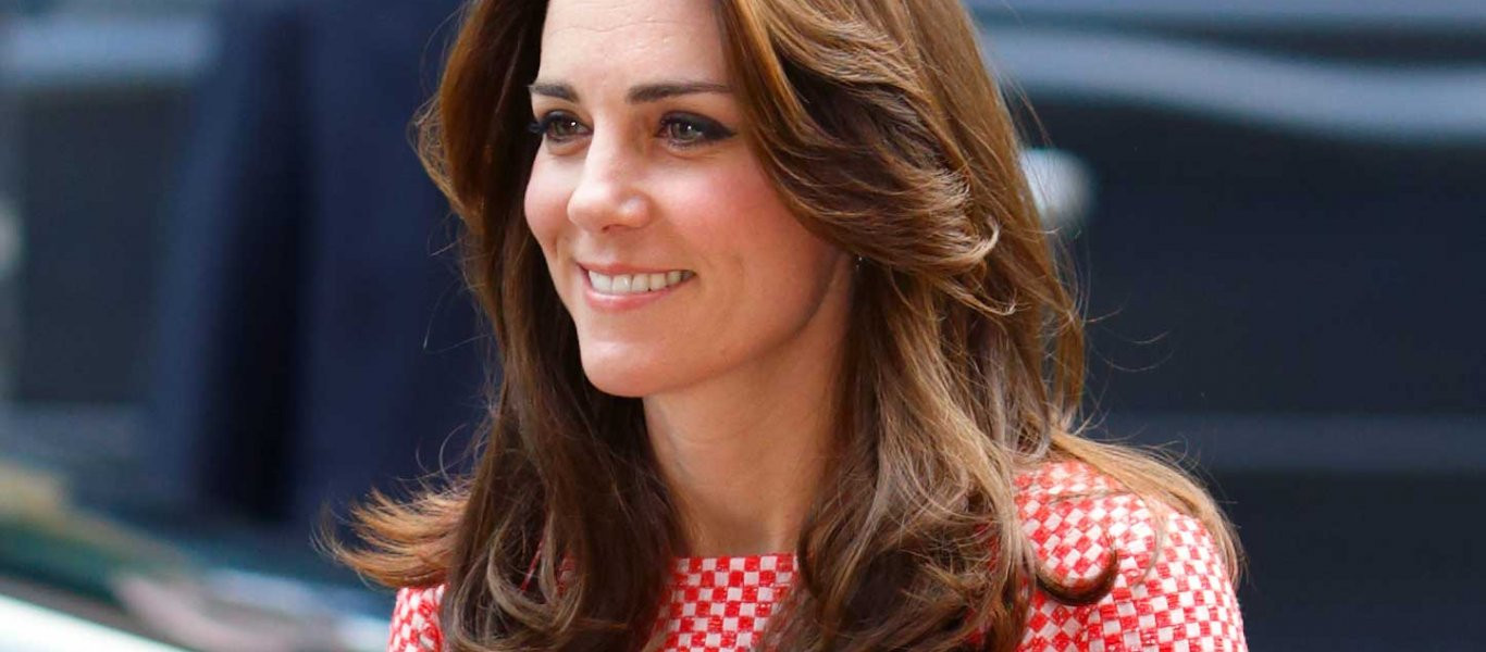 Η Kate Middleton έκανε πάλι το «θαύμα» της - Τα παπούτσια της έγιναν ανάρπαστα (φωτο)